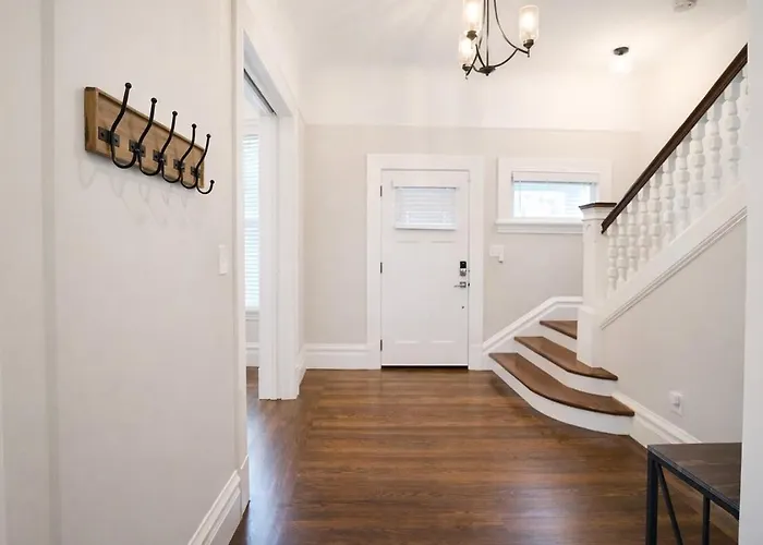 Spacious 4-Bed- Sleeps 8 - Family Friendly