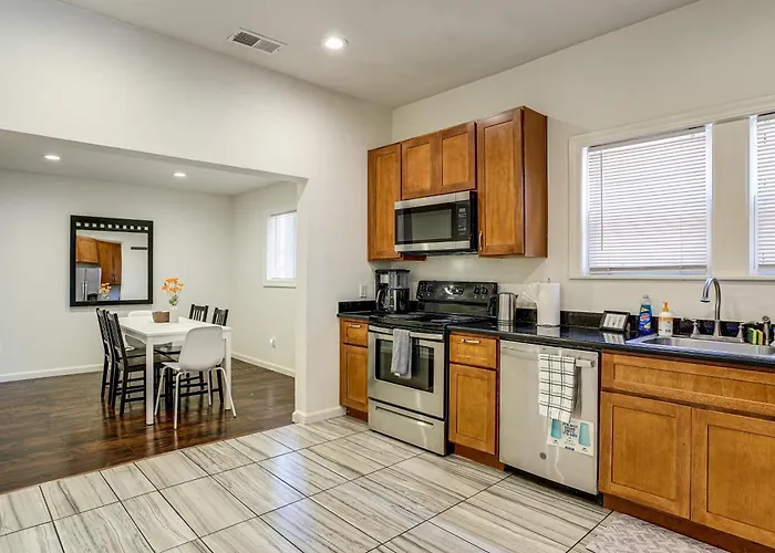 Explore The East Bay! Family-Friendly Home W/ Yard