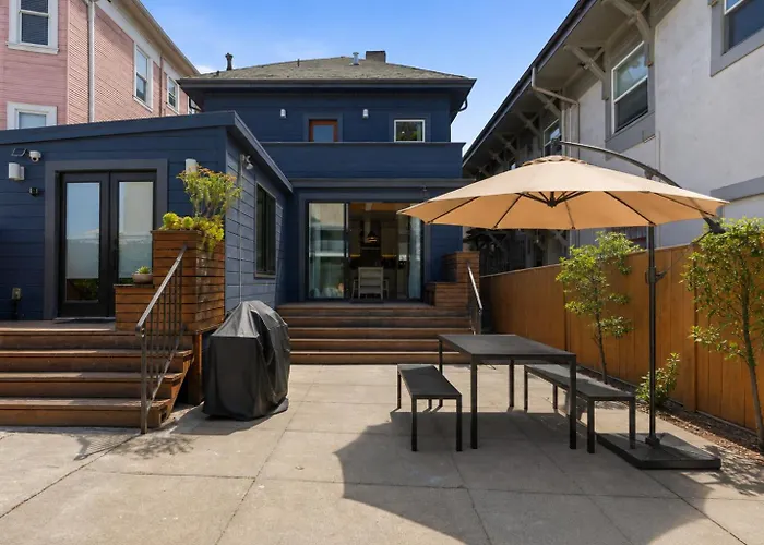 Lake Merritt Victorian Retreat